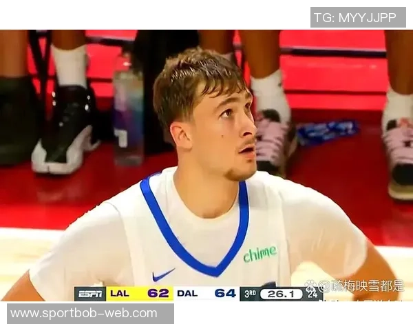 状元弗拉格表现不佳12投仅3中仅得10分7篮板6助攻2抢断1盖帽令人失望 状元弗拉格表现不佳12投仅3中仅得10分7篮板6助攻2抢断1盖帽令人失望